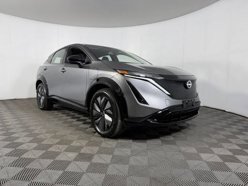 Used 2024 Nissan Ariya AWD image 5