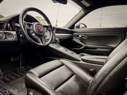 Used 2019 Porsche 911 Carrera image 11