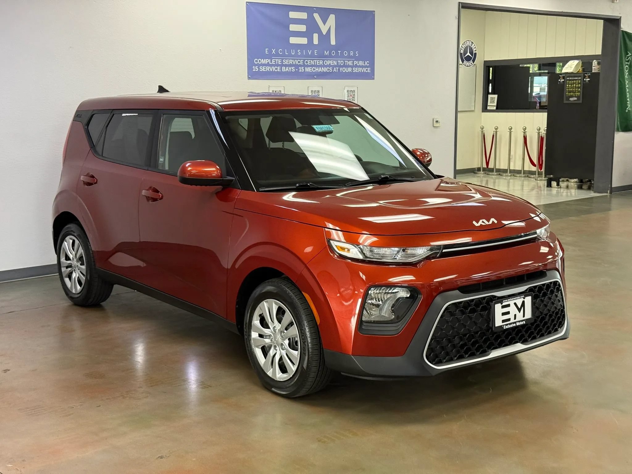 Used 2022 Kia Soul LX FWD image 2
