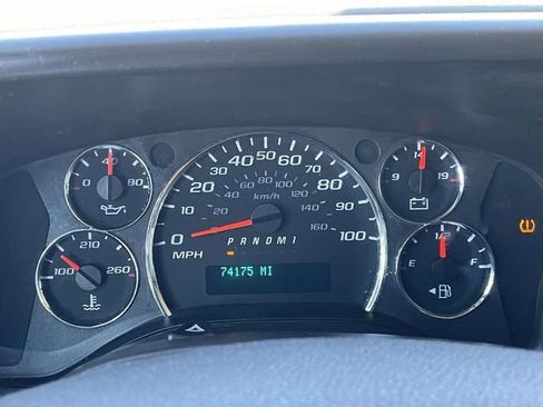 Used 2015 Chevrolet Express 2500 image 14