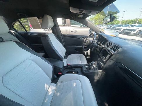 Used 2015 Volkswagen Jetta Sport FWD image 8