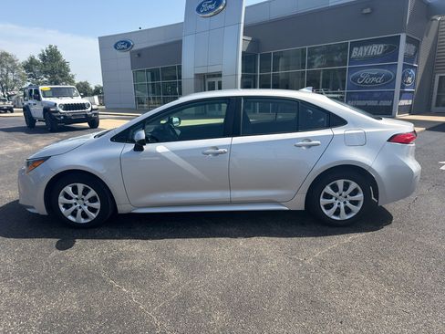 Used 2024 Toyota Corolla LE FWD image 9