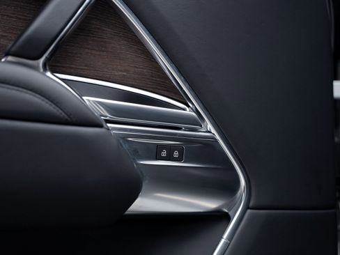 Used 2023 Land Rover Range Rover SE image 53