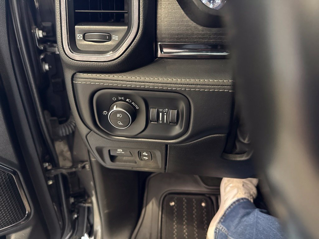 Used 2022 RAM 1500 Limited AWD/4WD image 31
