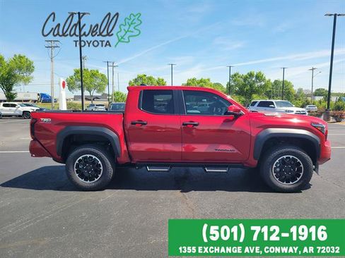 Certified 2025 Toyota Tacoma TRD Off-Road AWD/4WD image 4