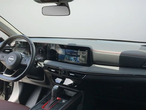 Certified 2025 Nissan Kicks SR FWD image 36