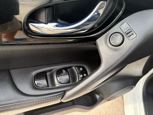 Used 2017 Nissan Rogue Sport SV w/ SV All-Weather Package image 23