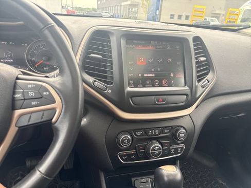 Used 2015 Jeep Cherokee Limited AWD/4WD image 22