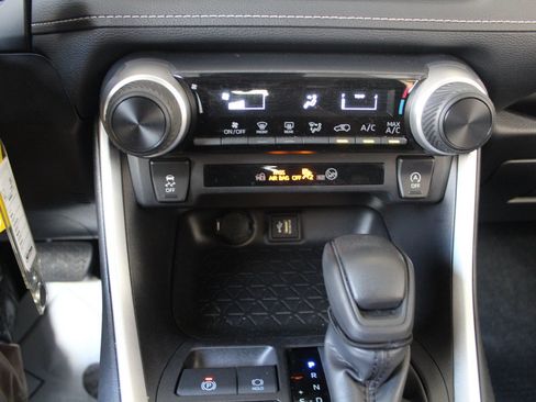 Used 2024 Toyota RAV4 LE FWD image 11