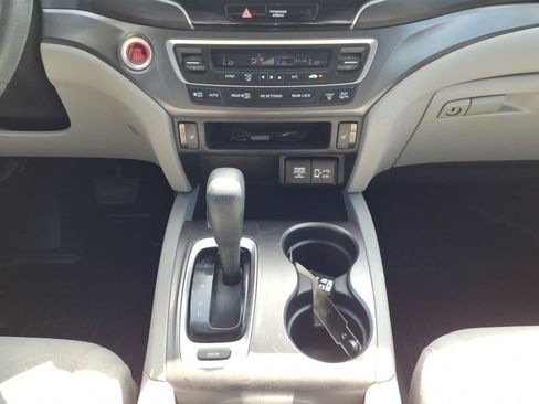 Used 2020 Honda Pilot EX image 19