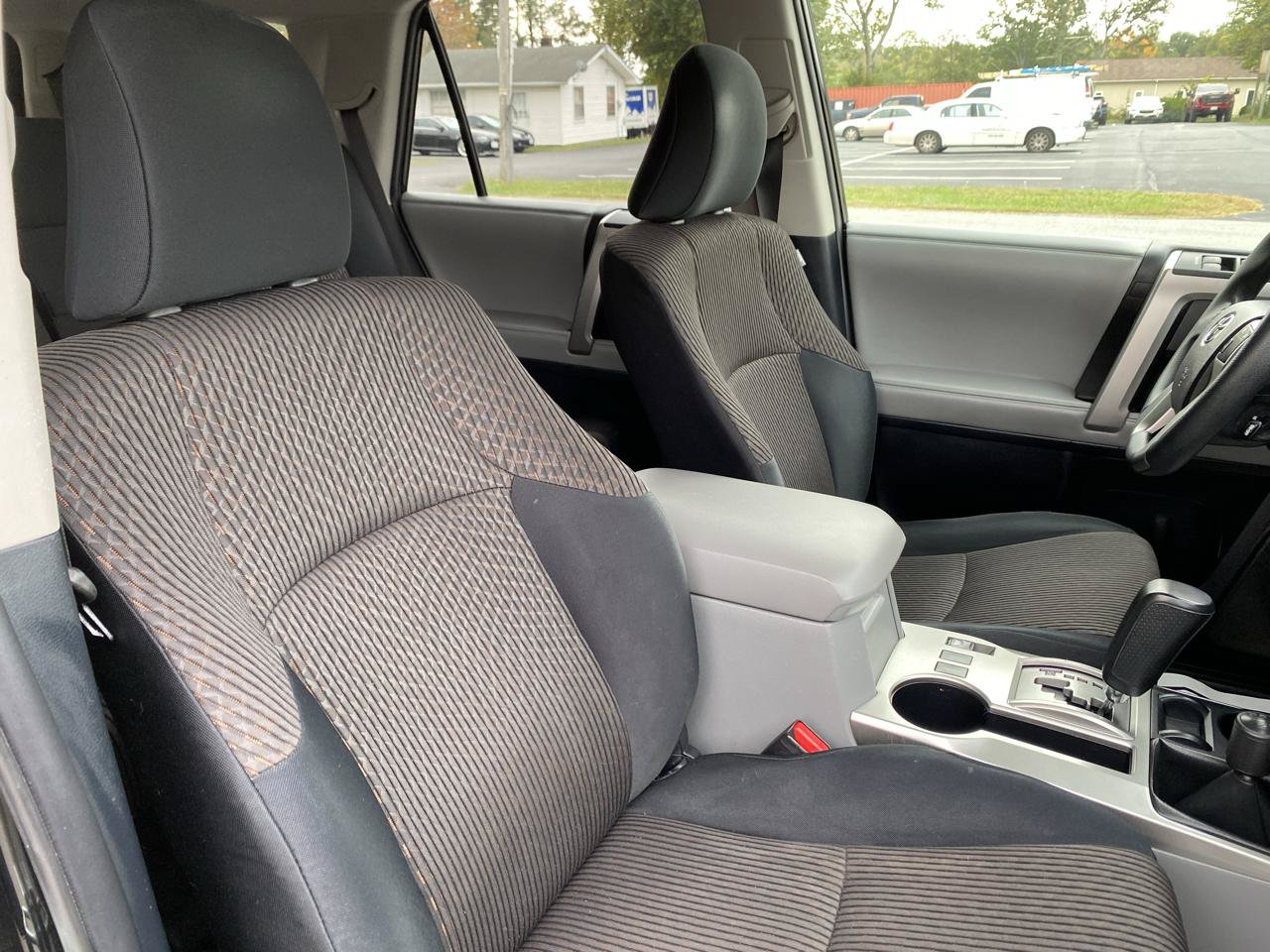 Used 2010 Toyota 4Runner SR5 AWD/4WD image 9