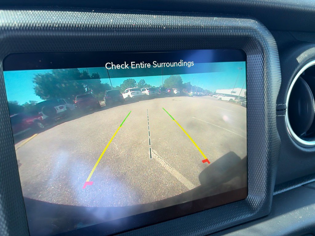 Used 2023 Jeep Wrangler Unlimited Sahara AWD/4WD image 15