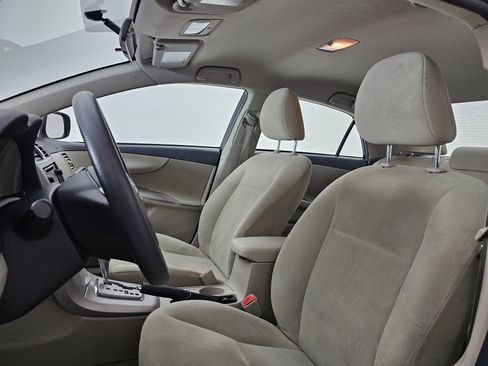 Used 2013 Toyota Corolla LE image 9