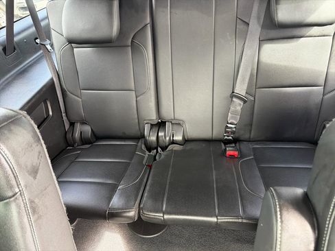 Used 2019 Chevrolet Suburban Premier image 43