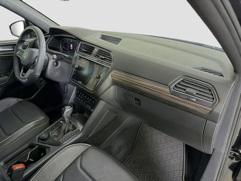 Used 2022 Volkswagen Tiguan SEL R-Line image 33