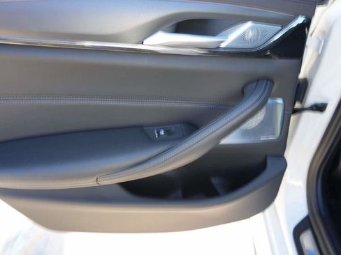 Used 2023 BMW M5 image 11