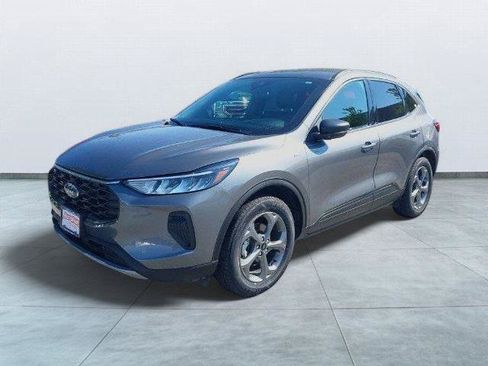 Certified 2025 Ford Escape ST-Line AWD/4WD image 3