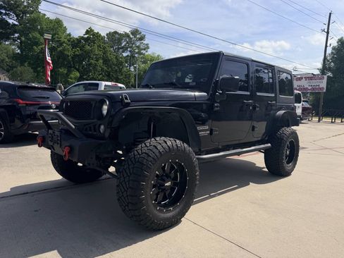 Used 2015 Jeep Wrangler Unlimited Sport w/ Connectivity Group AWD/4WD image 8