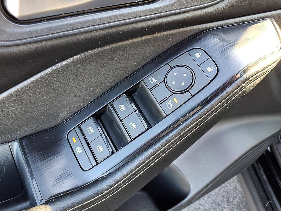 Used 2024 Nissan Rogue SV AWD/4WD image 11
