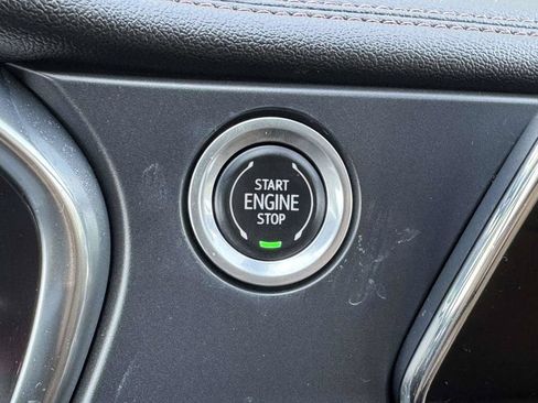 Used 2022 Chevrolet Blazer Premier w/ Enhanced Convenience Package AWD/4WD image 9