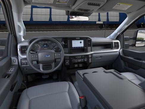 New 2026 Ford F250 XL w/ XL Off-Road Package image 9