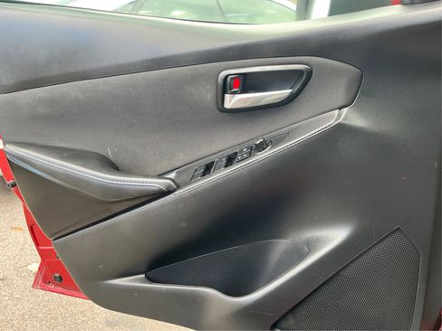 Used 2017 Toyota Yaris iA image 18