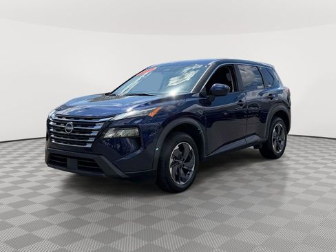 Used 2024 Nissan Rogue SV FWD image 3