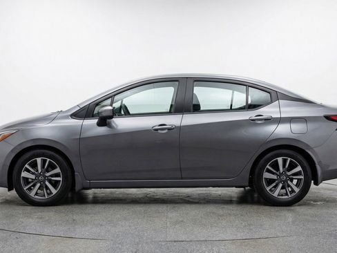 Used 2025 Nissan Versa SV FWD image 5