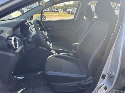 Used 2025 Nissan Versa SV image 36