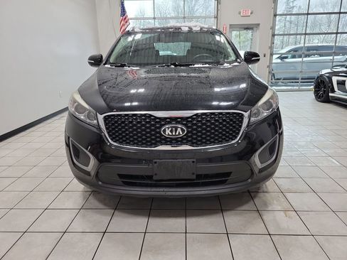 Used 2016 Kia Sorento LX image 8
