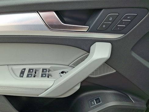 Used 2025 Audi Q5 2.0T Premium Plus AWD/4WD image 13
