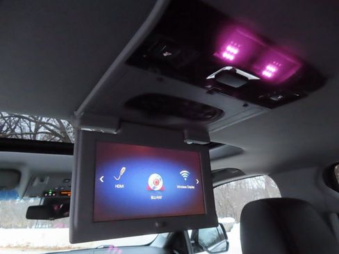 Used 2019 Cadillac Escalade Premium Luxury AWD/4WD image 9