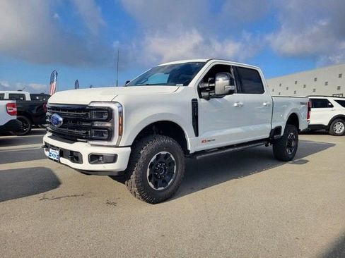 New 2026 Ford F250 Platinum w/ Tremor Off-Road Package image 2