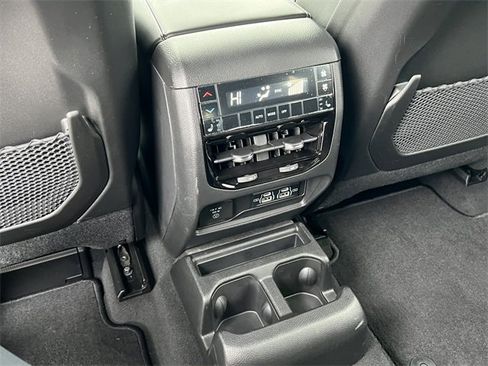 New 2025 Jeep Grand Cherokee L Limited w/ Luxury Tech Group II image 36