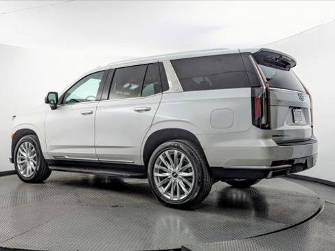 Used 2021 Cadillac Escalade Luxury RWD image 6