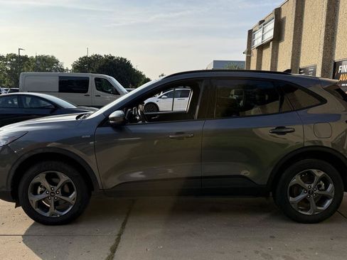 Used 2025 Ford Escape ST-Line Select AWD/4WD image 4