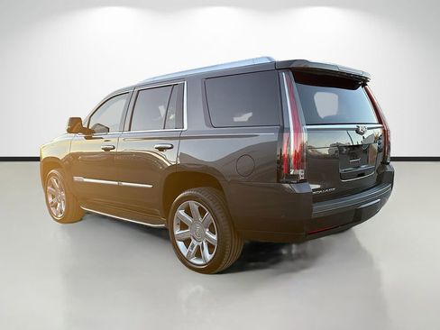 Used 2017 Cadillac Escalade Luxury image 5