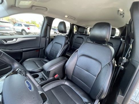 Used 2024 Ford Escape Platinum image 8