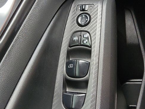 Used 2024 Nissan Altima 2.5 SV FWD image 17
