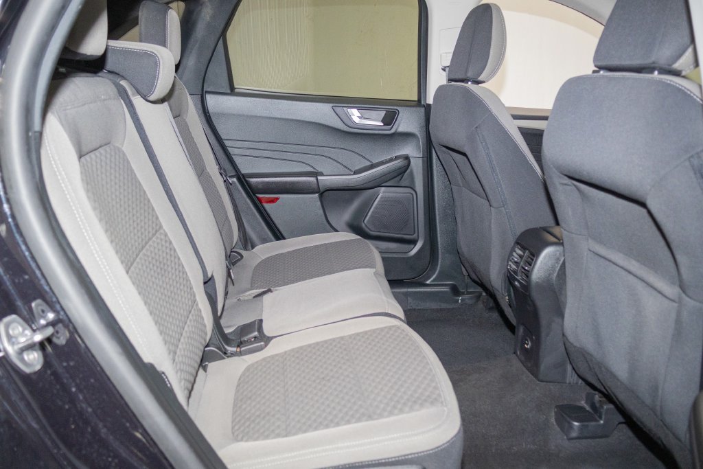 Used 2021 Ford Escape SE w/ Cold Weather Package FWD image 13