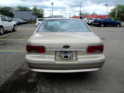 Used 1994 Chevrolet Caprice Classic LS image 5