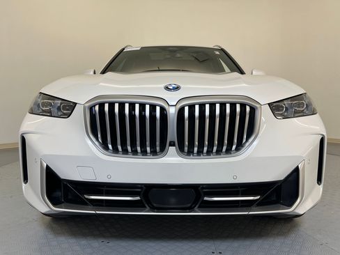 Used 2025 BMW X5 xDrive50e w/ Climate Comfort Package image 6