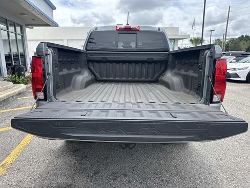 Used 2025 Chevrolet Colorado W/T w/ WT Custom Package RWD image 9