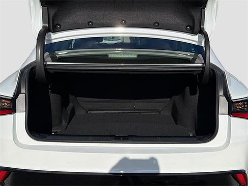 Used 2022 Lexus IS 350 F Sport image 12