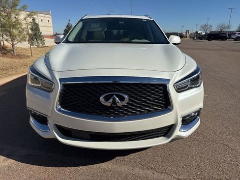 Used 2020 INFINITI QX60 Luxe w/ Essential Package image 3