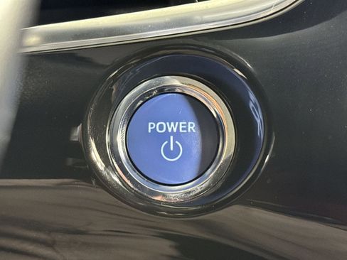 Used 2017 Toyota Prius Prime Advanced image 33