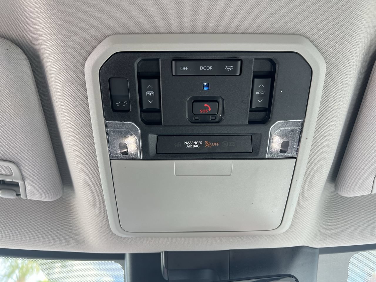 Used 2024 Toyota Sequoia Limited w/ TRD Off-Road Package AWD/4WD image 29