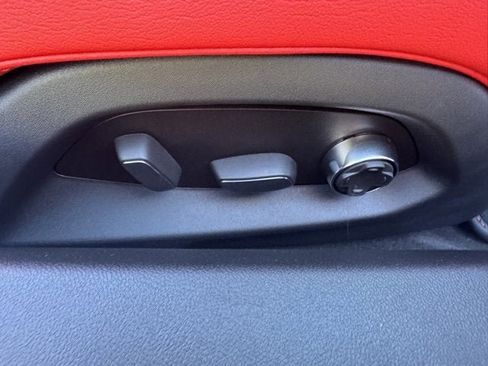 Used 2025 Chevrolet Corvette Z06 image 40