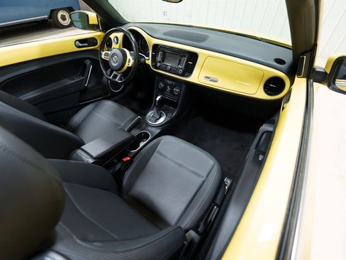 Used 2013 Volkswagen Beetle 2.5 image 21