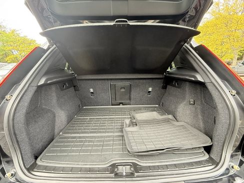 Used 2021 Volvo XC40 P8 Recharge w/ Advanced Package image 28